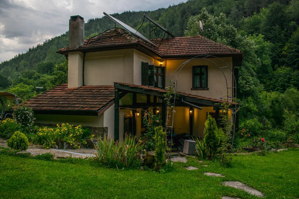 Guest House Verbena Априлці Екстер'єр фото